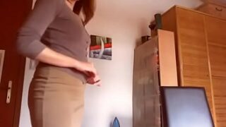 I leave the palace to pick up my boys from school and it’s an chance to masturbate and get raw in the truck