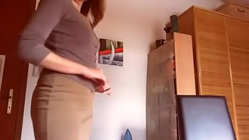 I leave the palace to pick up my boys from school and it’s an chance to masturbate and get raw in the truck