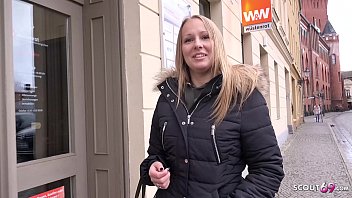 GERMAN SCOUT – TEEN MIT TOLLEN RUNDUNGEN IN DER STADT AUFGERISSEN UND IN ARSCH GEFICKT