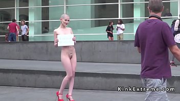 Bald head marionette d. in public