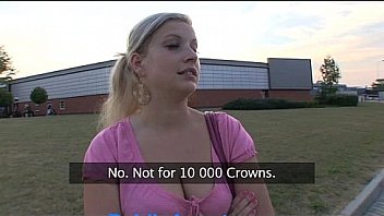 PublicAgent Natally shows me more than just her big cupcakes outdoors.